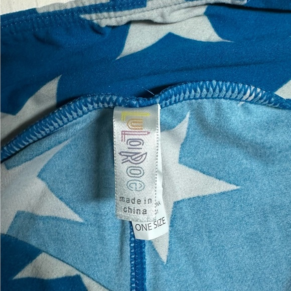 LuLaRoe one Size Star Leggings - Picture 3 of 4